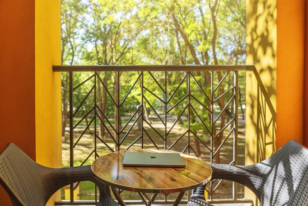 Квартира с 2 спальнями, балкон с видом на парк