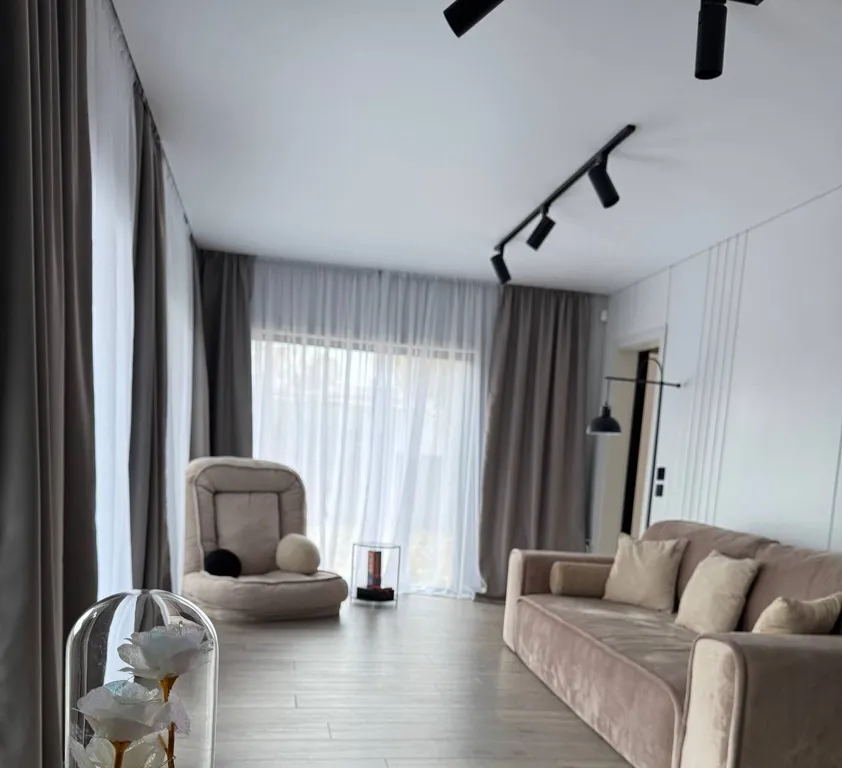 Новый стильный дом с купелью и сауной