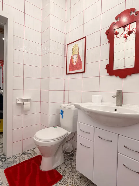 Дом в современном русском стиле рядом с монастырем