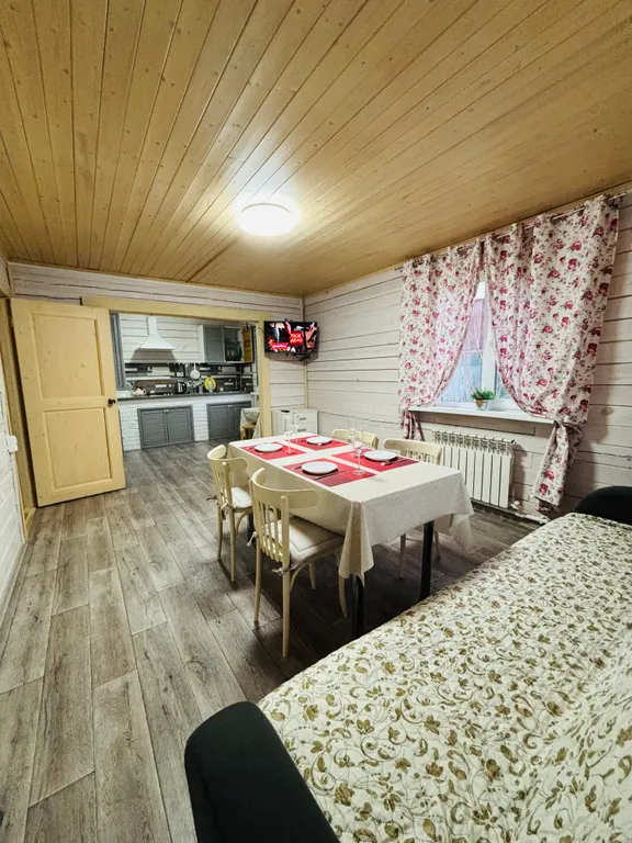 Домик у озера Плещеево