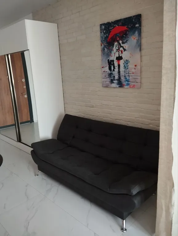 Дизайн-студия со стеклянной спальней