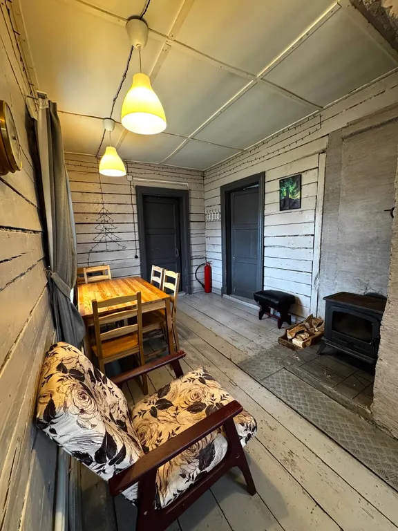 Старинный дом для путешественников с современным ремонтом