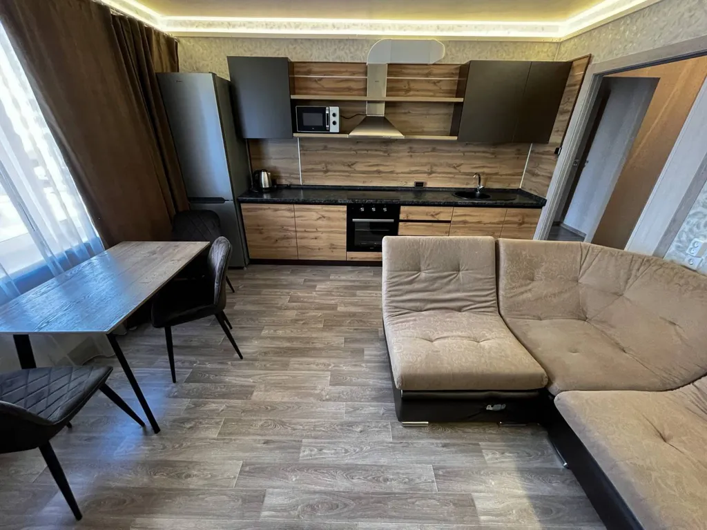 Квартира Двухкомнатная квартира рядом с ТЦ Июнь — Красноярск