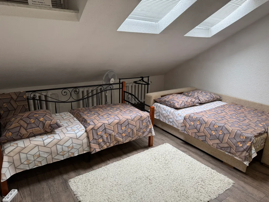 On two levels with two bathrooms