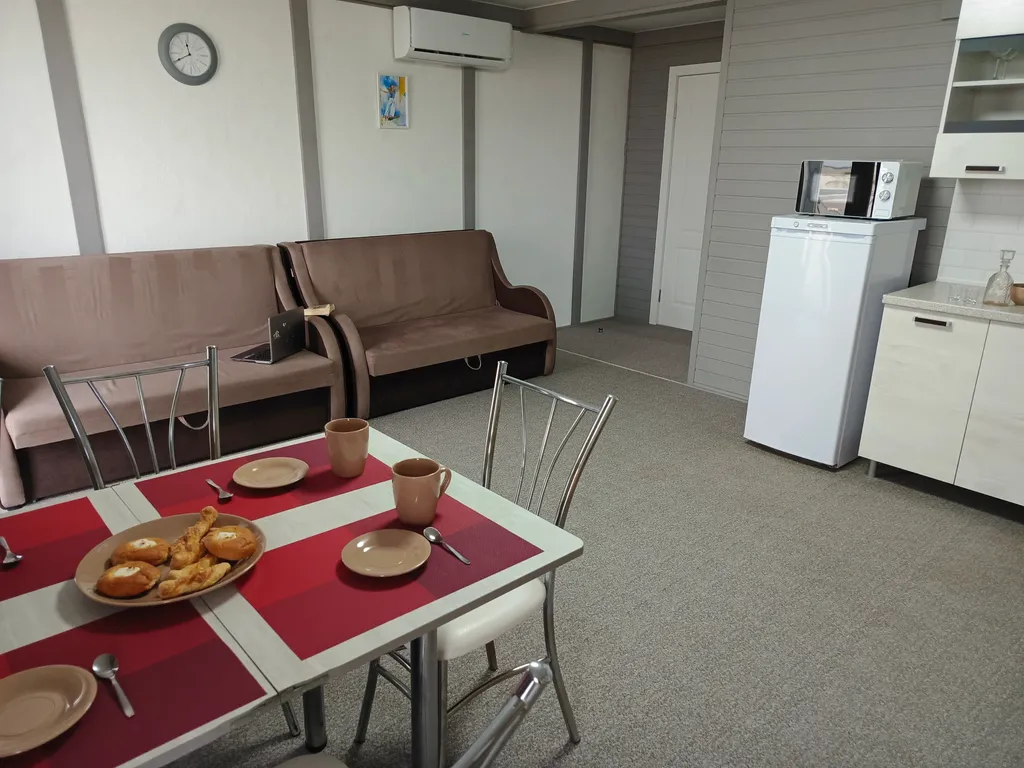 Домик с видом на море