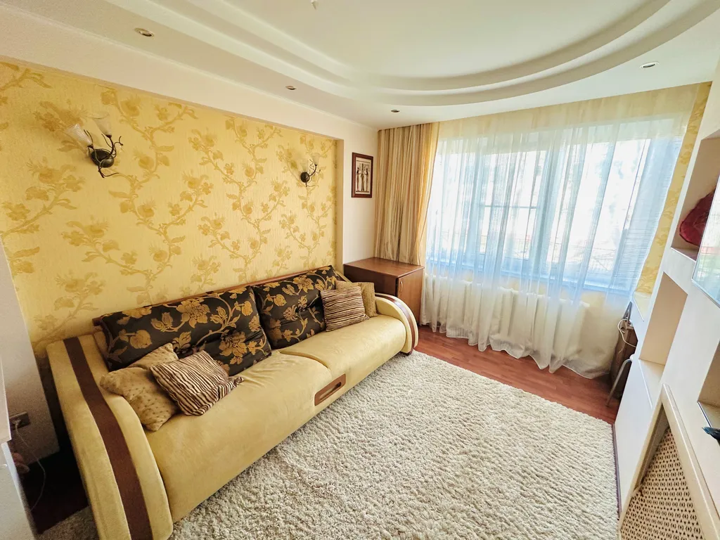 Уютная двухкомнатная квартира в спальном районе