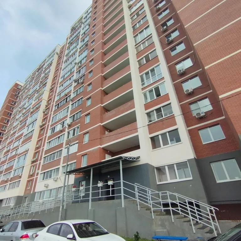 Однокомнатная квартира с видом на Волгу