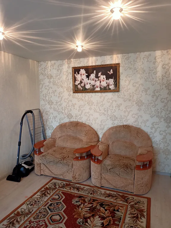 Квартира Двухкомнатная квартира в центре города — Таштагол