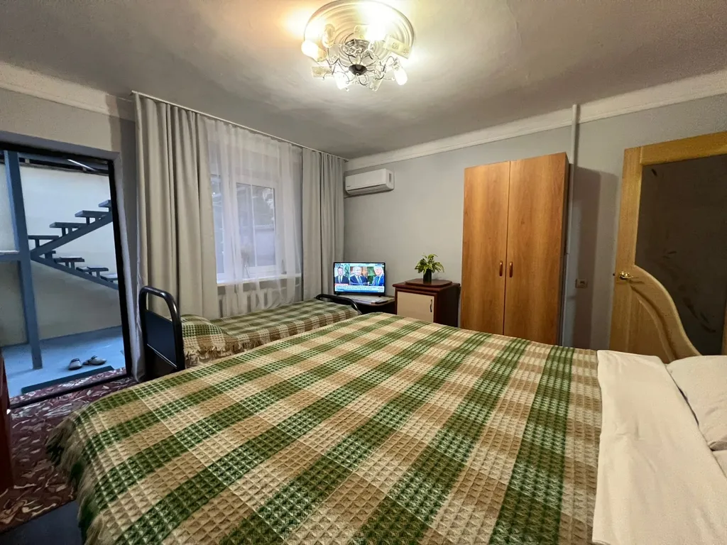 Коттедж Часть дома с кухней в 5 минутах от Песчаного пляжа — Геленджик