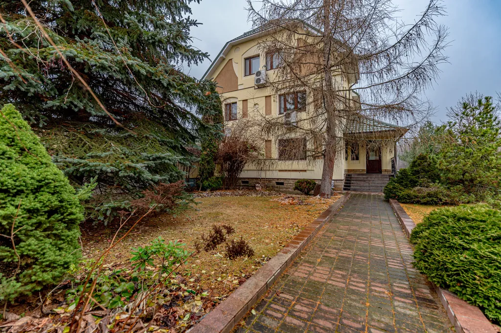 Отличный дом с бассейном и сауной