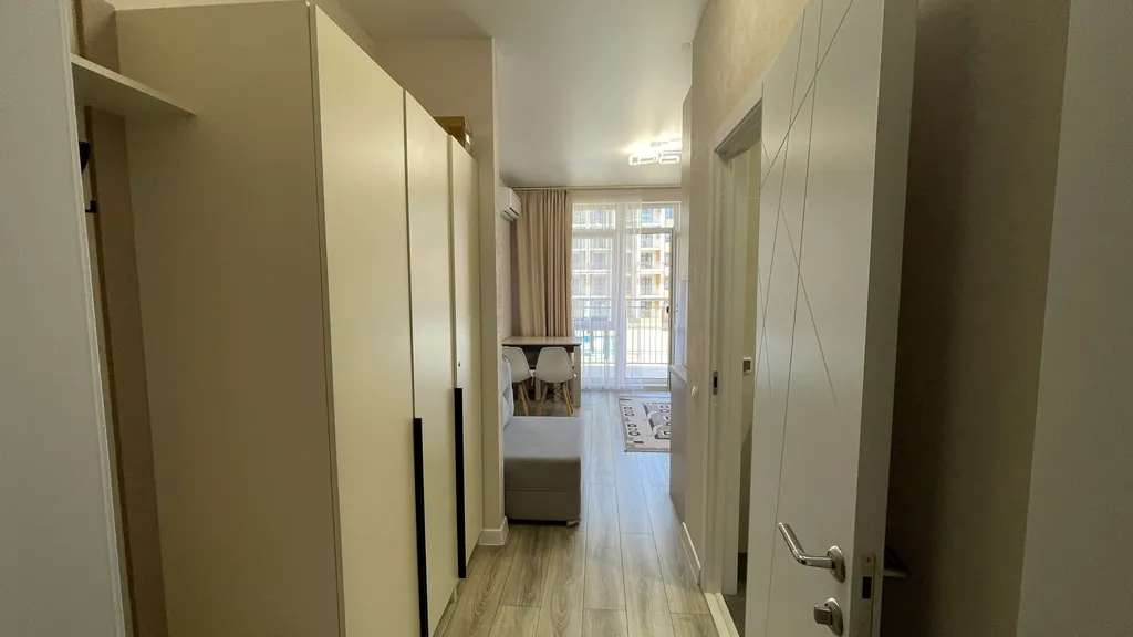 Уютная студия с видом на бассейн