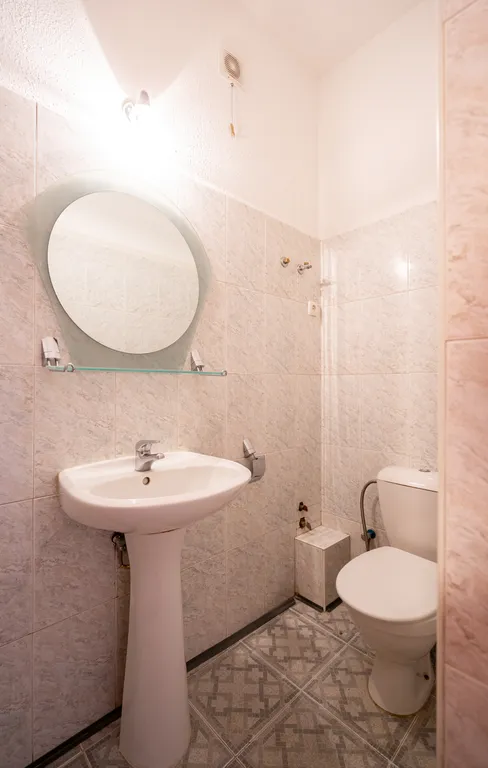 Просторный апартамент возле парка в центре Ваке