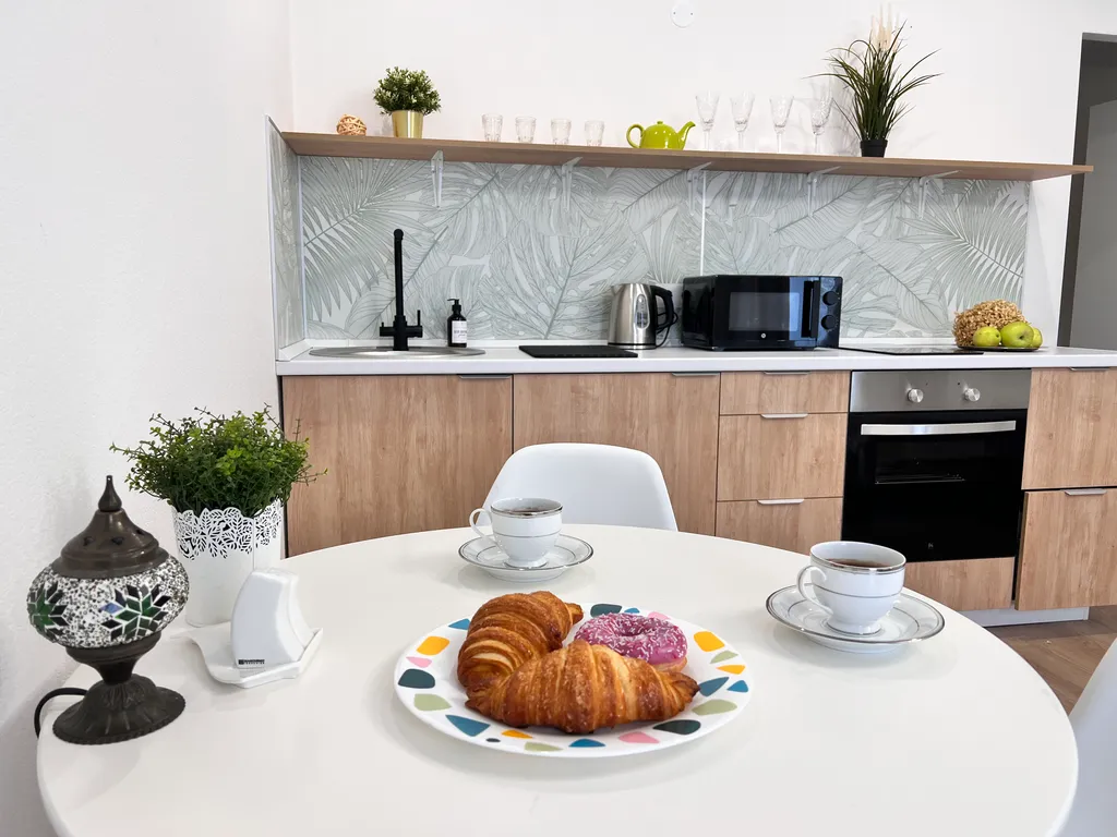 Просторная студия с птичками