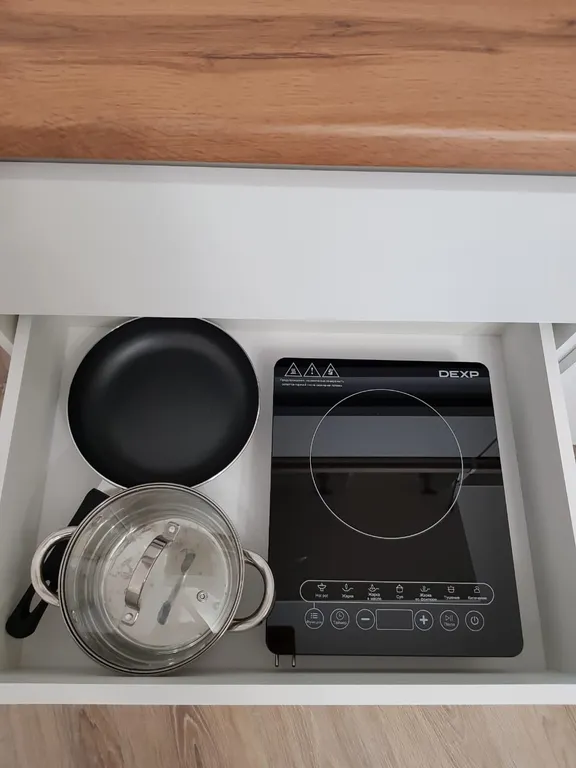 Стильная студия с балконом рядом с парком