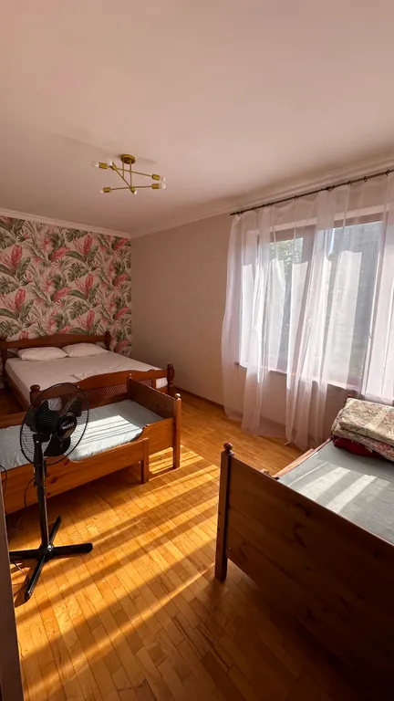 Квартира Светлая, уютная 3-комнатная квартира со всеми удобствами — Гагра