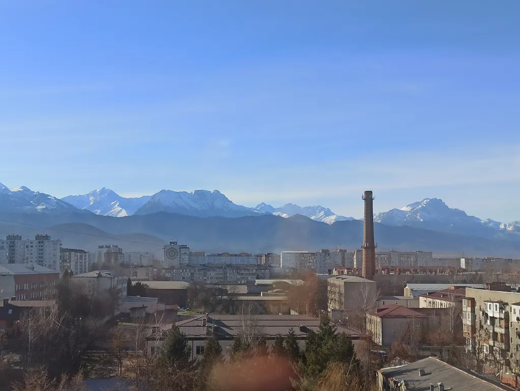 Классная уютная квартира с видом на горы