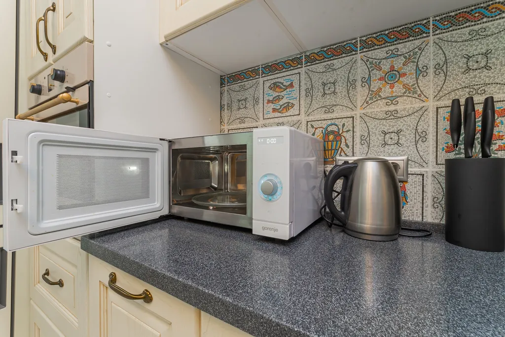 Уютная двухкомнатная квартира рядом с метро и видом на набережную