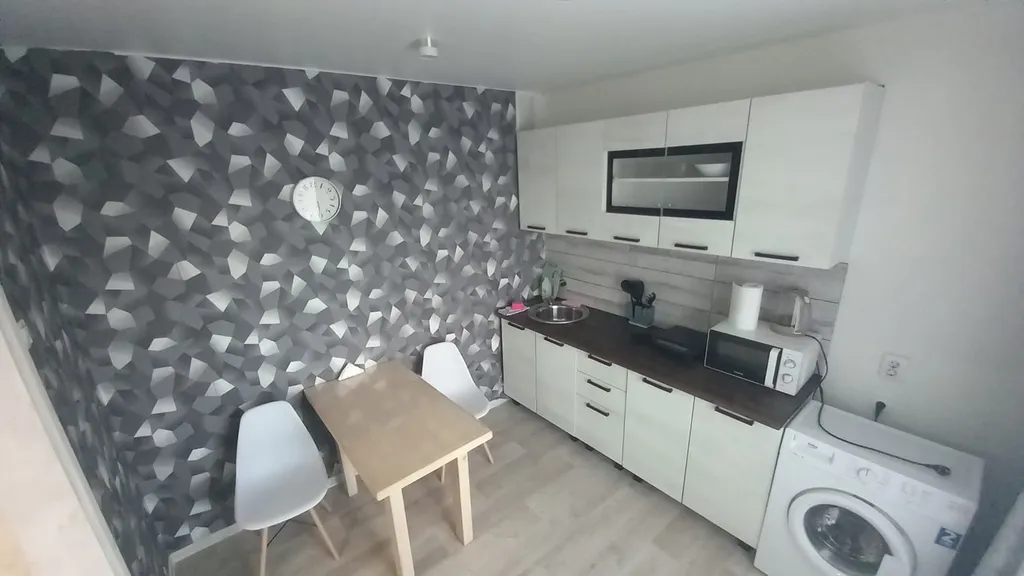 Уютная квартира, в новом доме с видом на пруд и горы