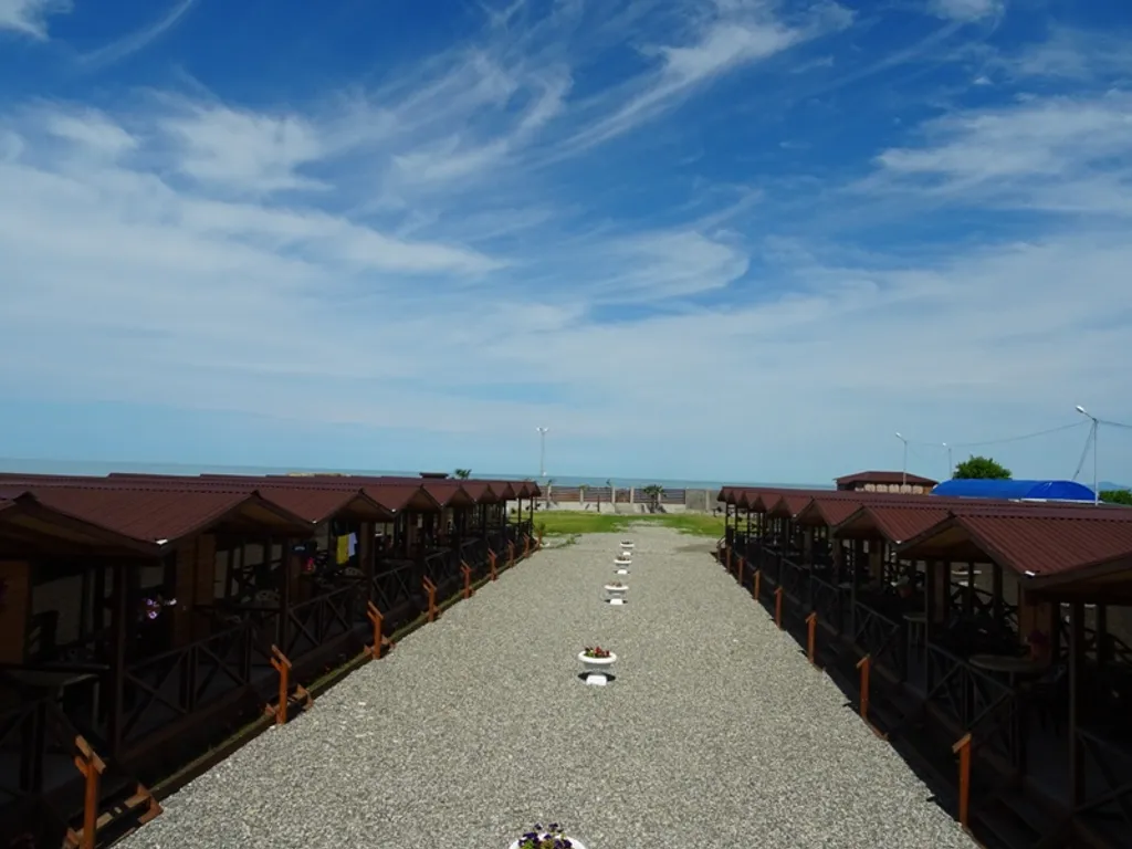 Домик на берегу моря