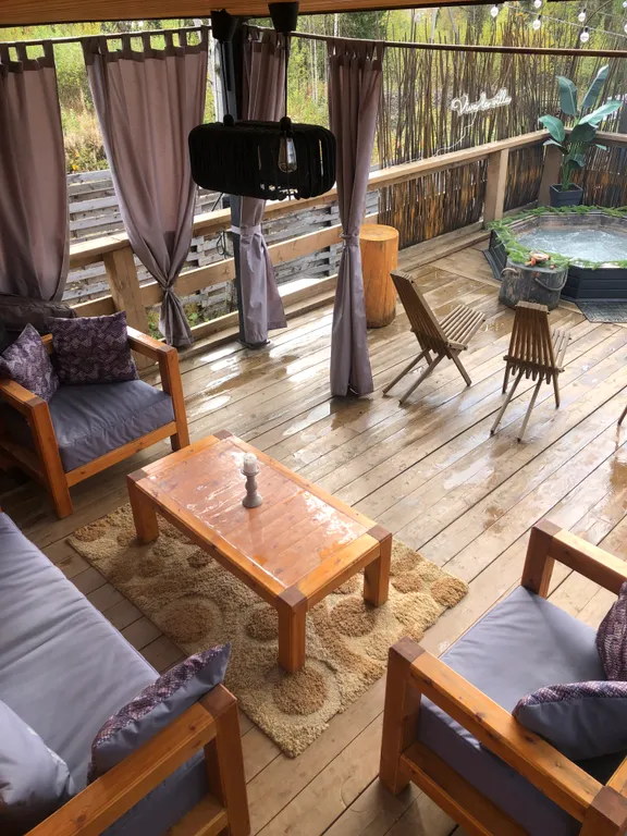 Новая вилла с горячей джакузи в террасе в черте города