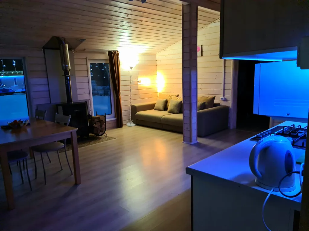 Дом стеклянный с видом на Ладожское озеро