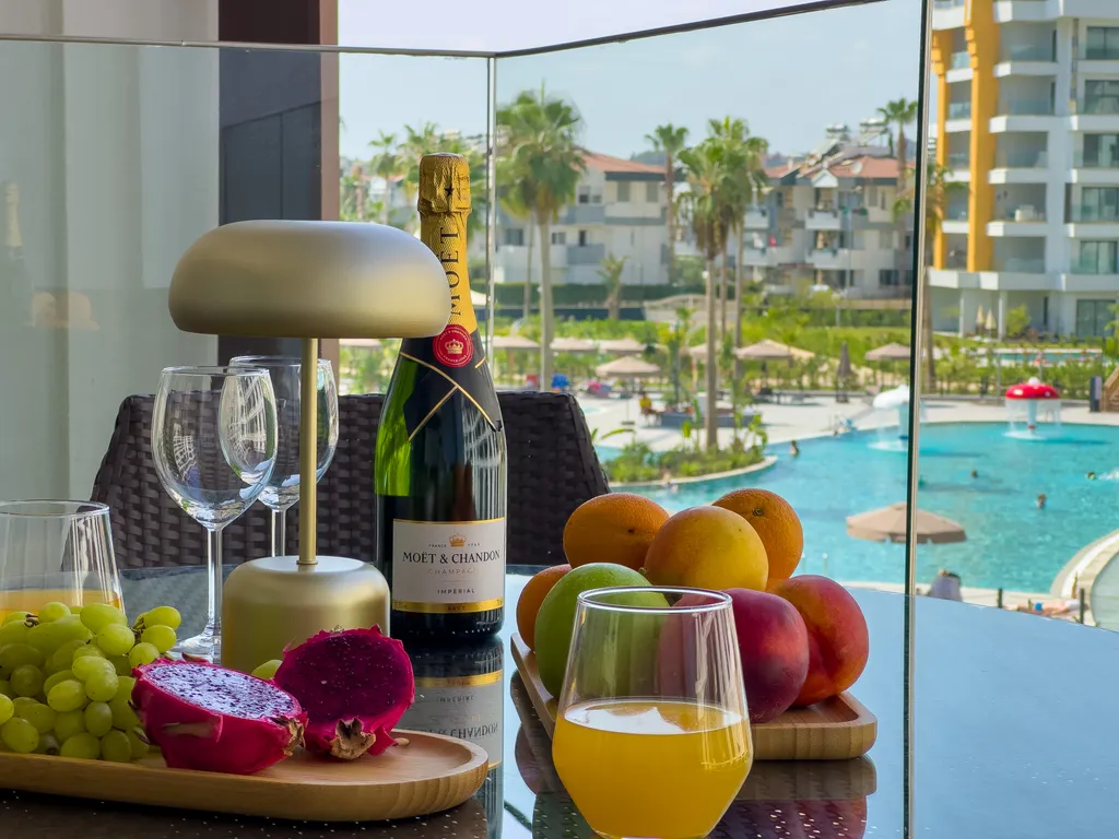 Апартамент в Azura World D с аквапарком и собственным пляжем