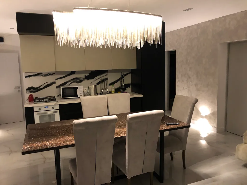 Современный стильный дом у моря