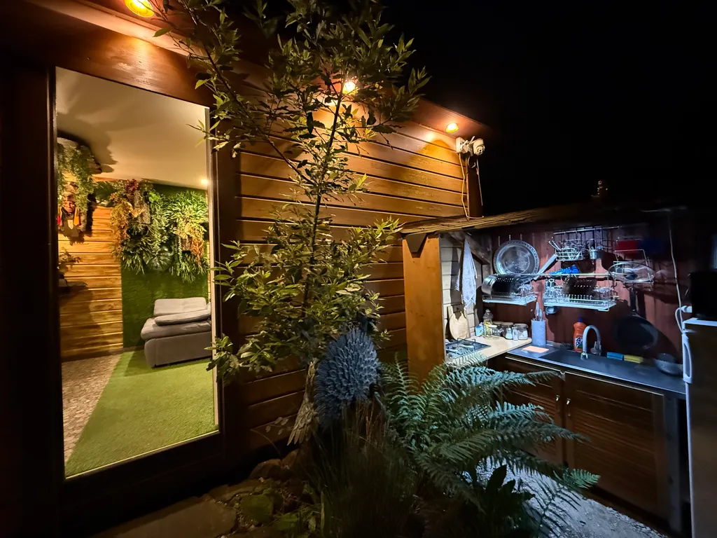 Дом Шилтон Виладж с бассейном, баней и джакузи