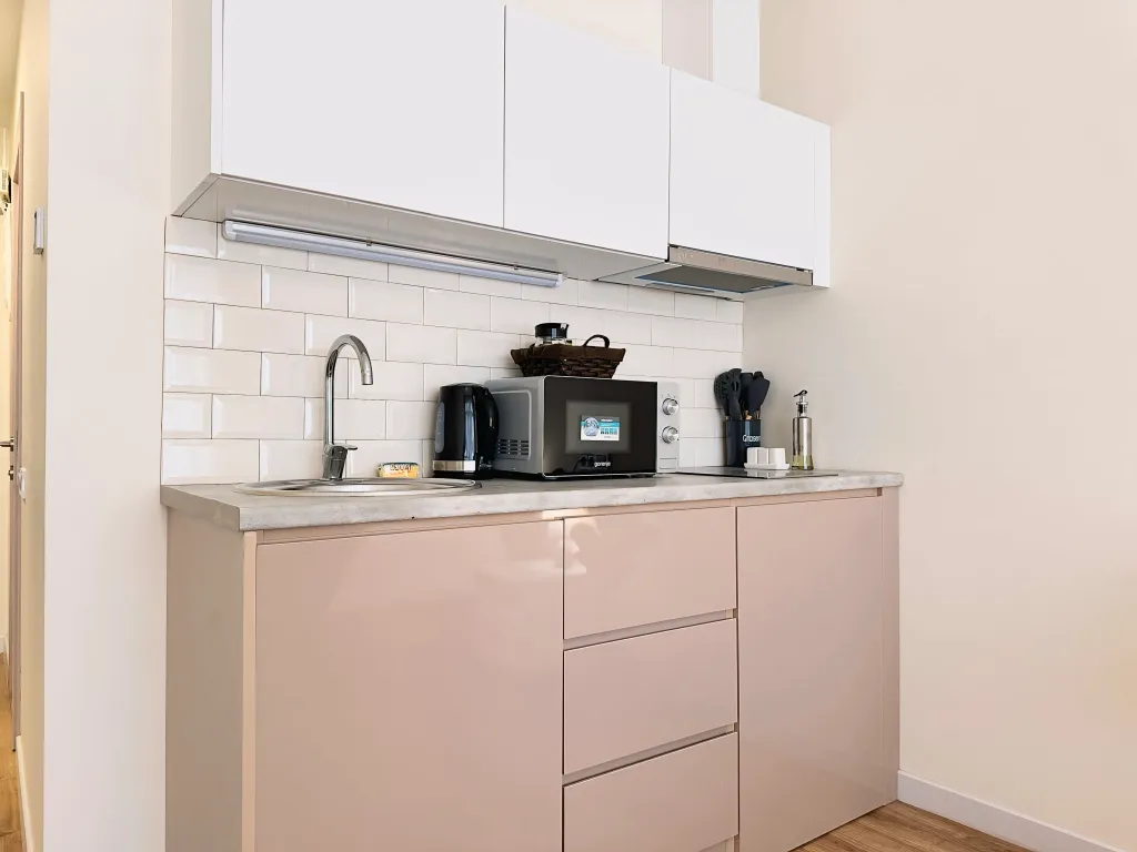 Квартира Студия c двумя кроватями, бассейн + парковка, White Sails — Батуми