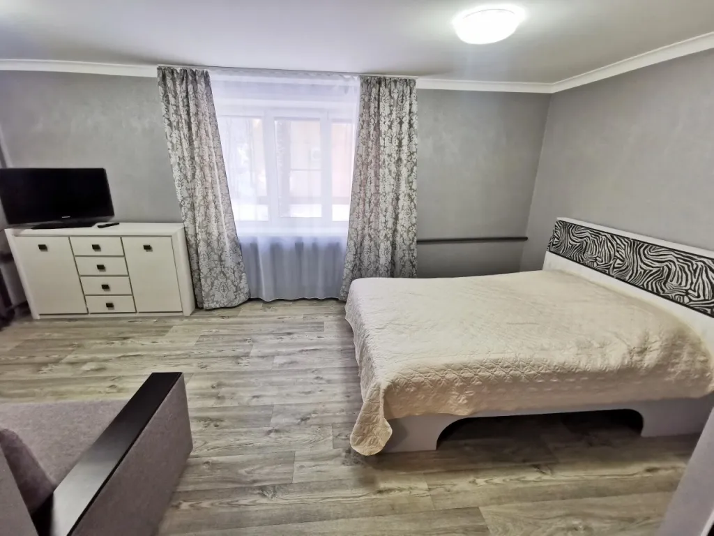 Квартира находится в центре города около вокзала