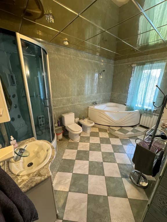 Большой, уютный дом с бильярдом в городе Гомеля. Отличное место.