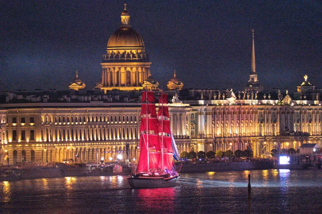 С видом на Неву в центре города