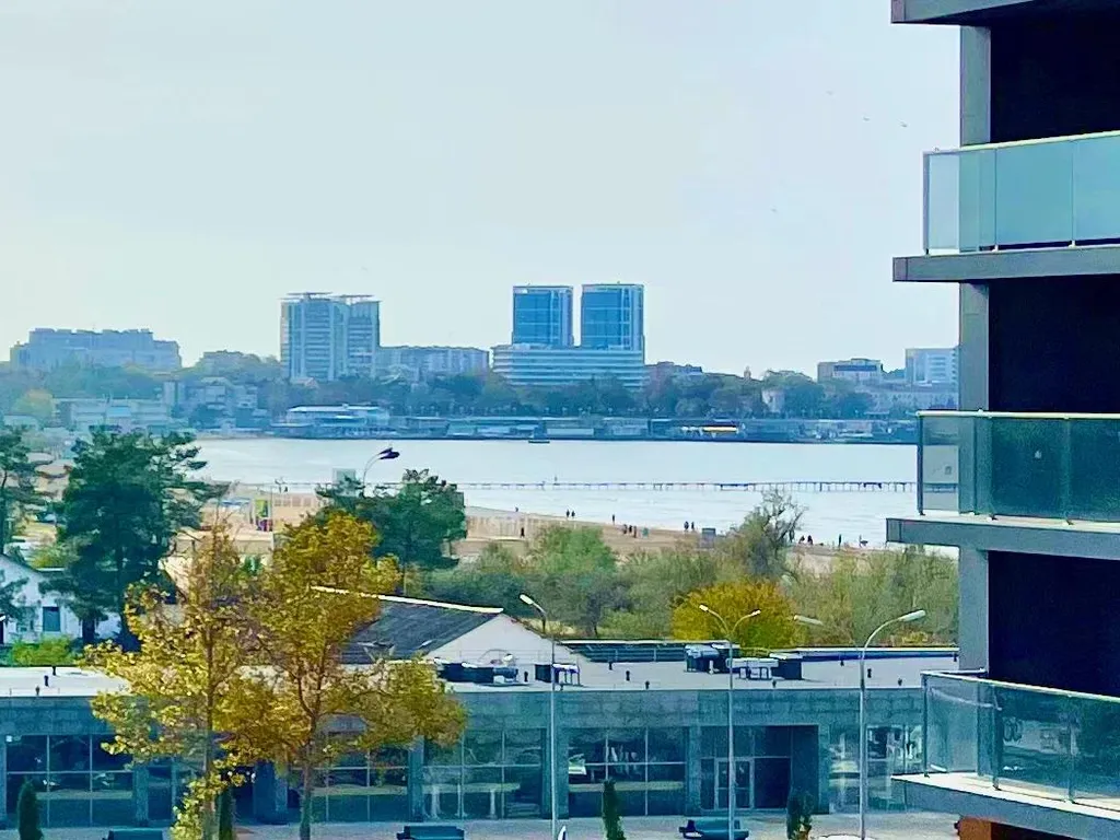 Апартамент с видом на море и парк развлечений