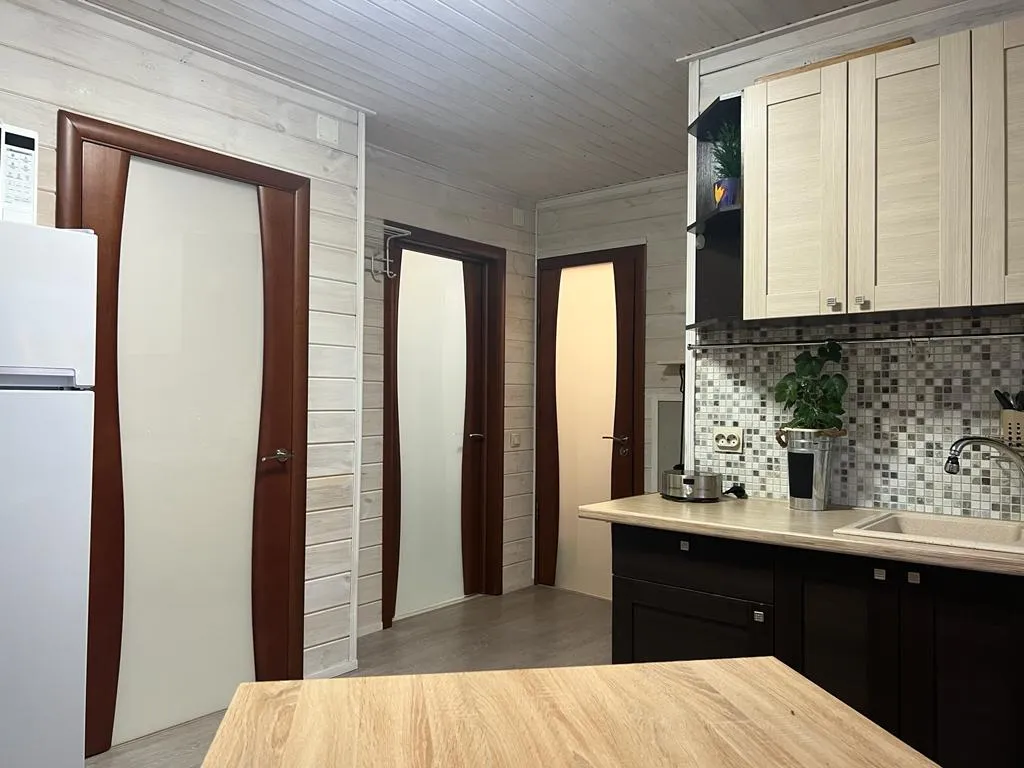 Дом с баней на берегу озера