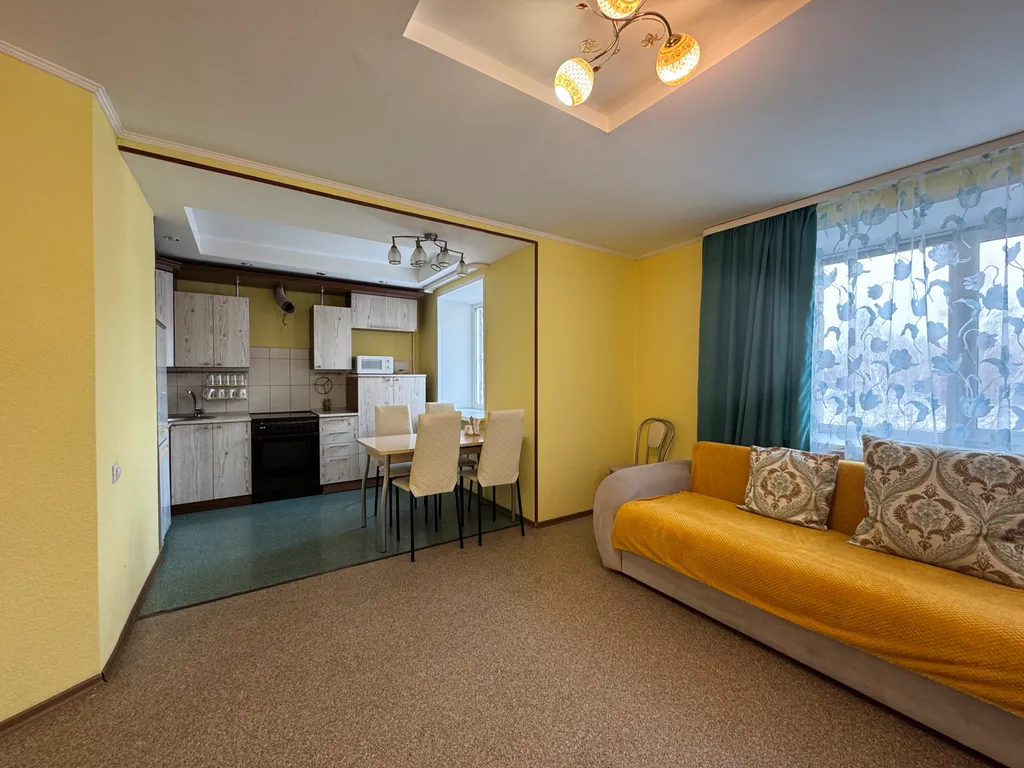 Красивая комфортная 3-комнатная квартира в Кировском районе