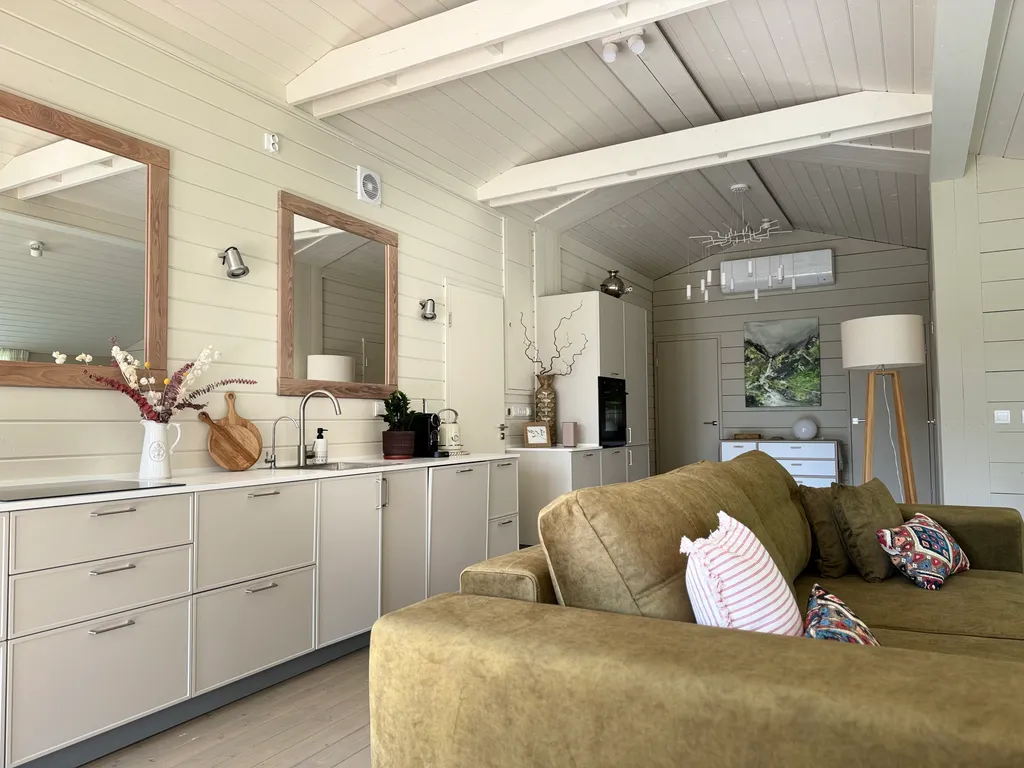 Уютный загородный дом в тишине