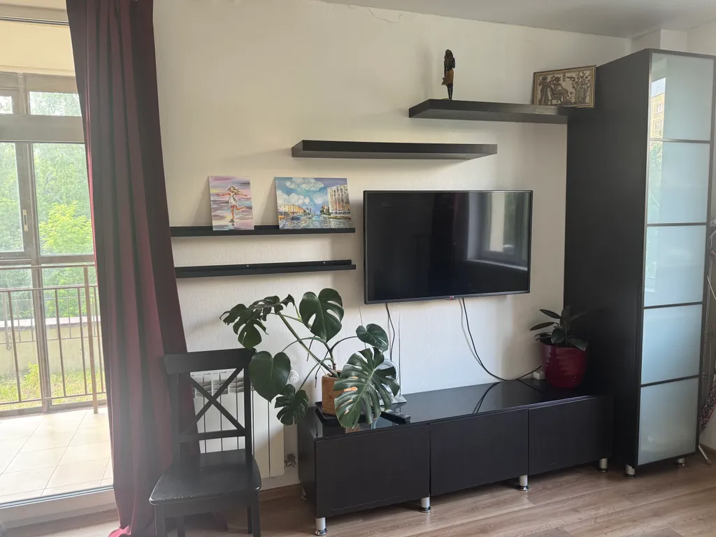 В центре города большая, атмосферная квартира с лужайкой