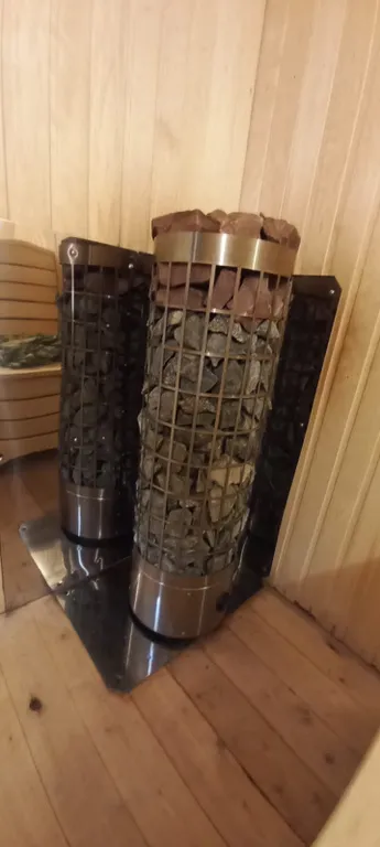 Дом с баней в тихом месте