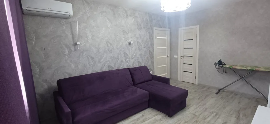 Уютная квартира в спальном районе города с видом на лес