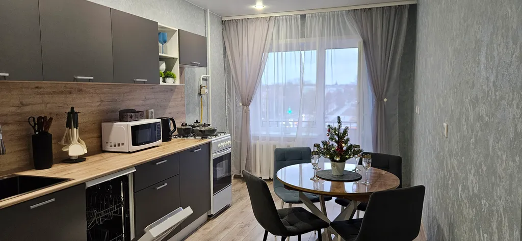 Уютная, светлая, просторная квартира в центре города — аренда посуточно в Великий Новгород