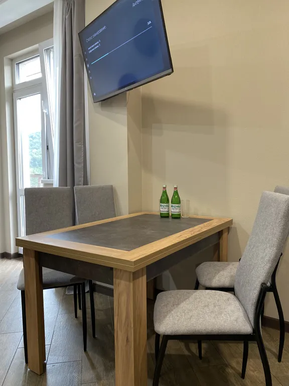 Евродвухкомнатный апартамент с балконом и видом на пик Аибга