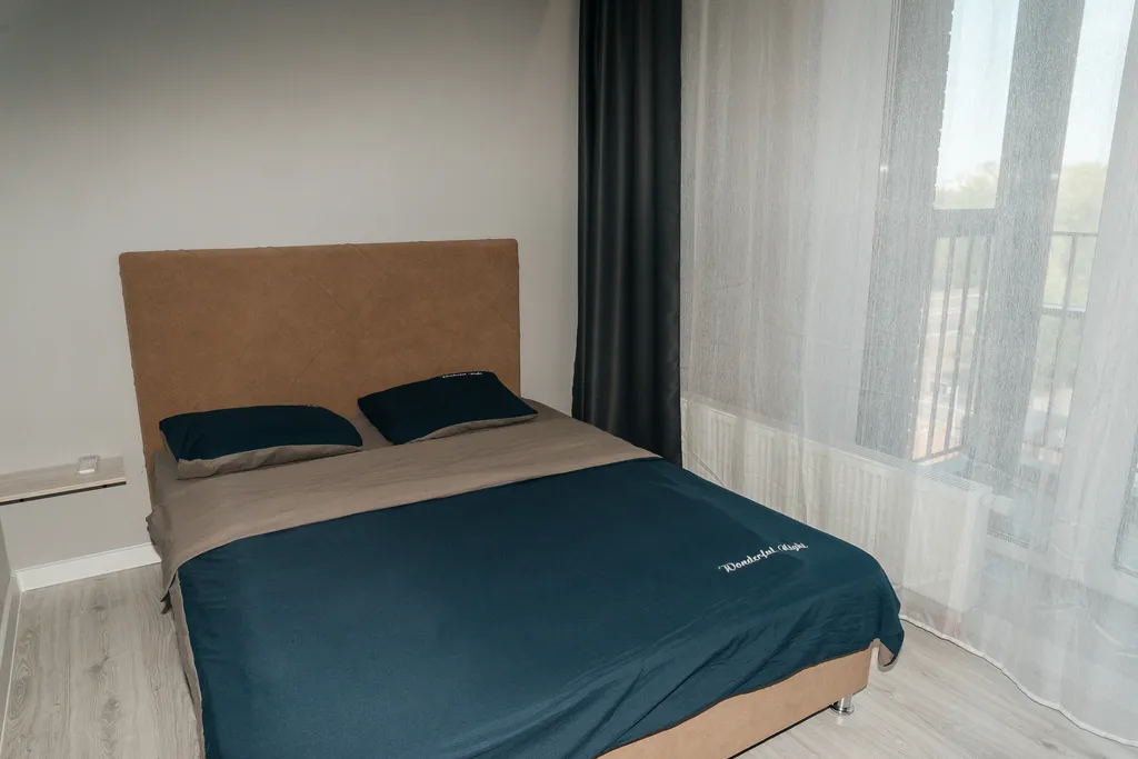 Евро трехкомнатная с джакузи у ЖД вокзала