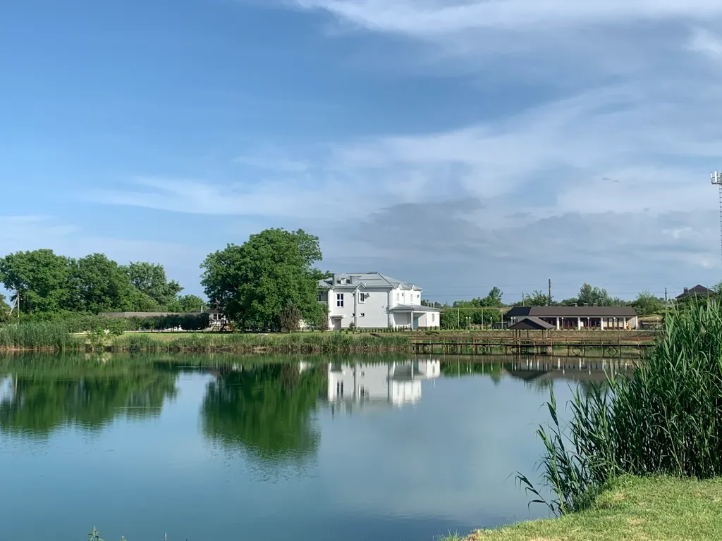 Загородный дом с бассейном