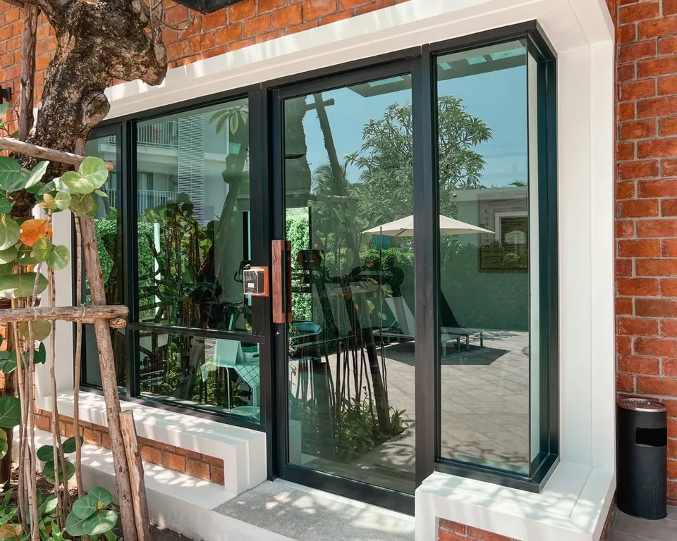 Title V Poolside, Rawai beach