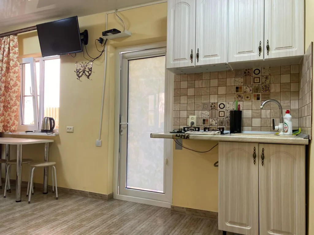 Номер 17м2 с кухней и санузлом