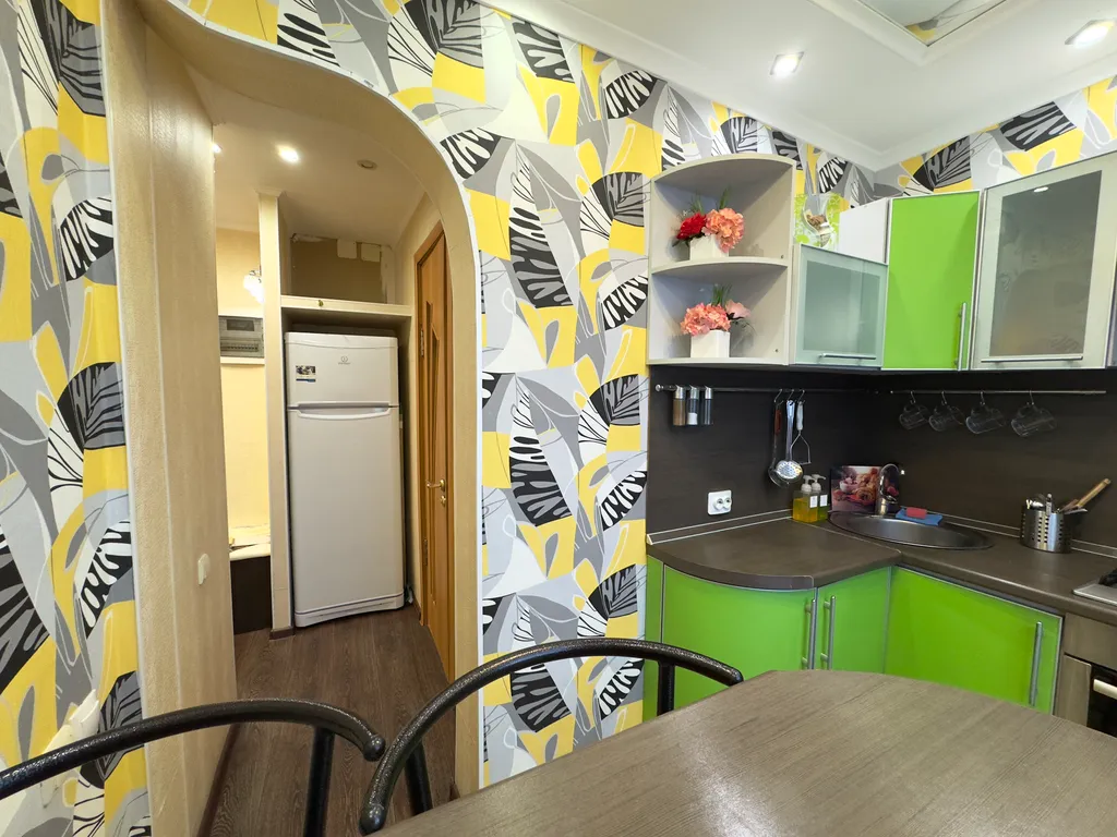 Люксовая двухкомнатная с авторским освещением