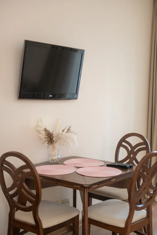 Comfortable & cozy 1br apartment with view