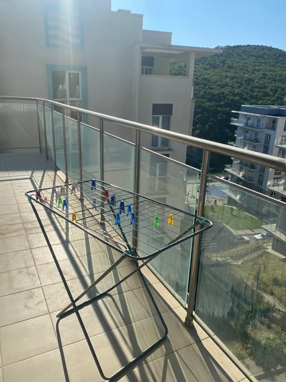 Квартира с видом на можжевеловую рощу и море