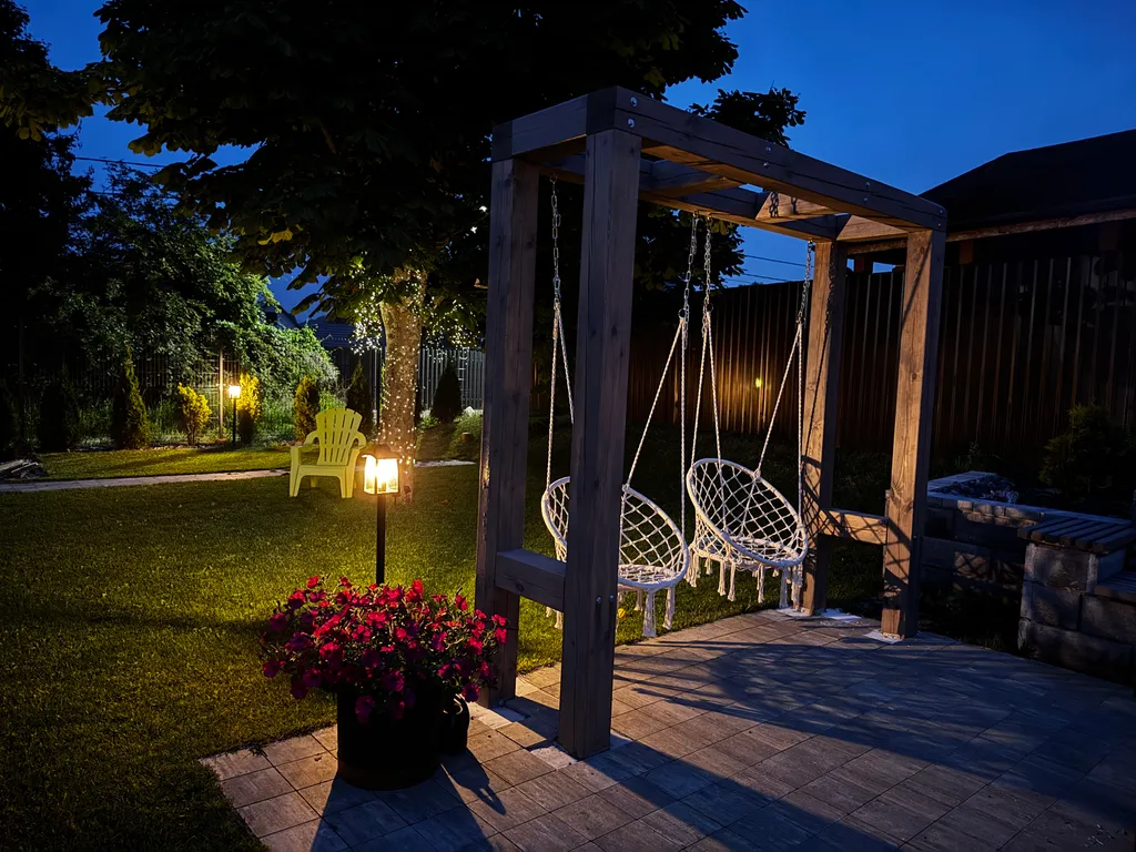 Дом на берегу озера и моря