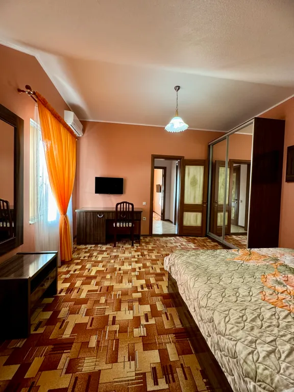 Дом на море с бассейном